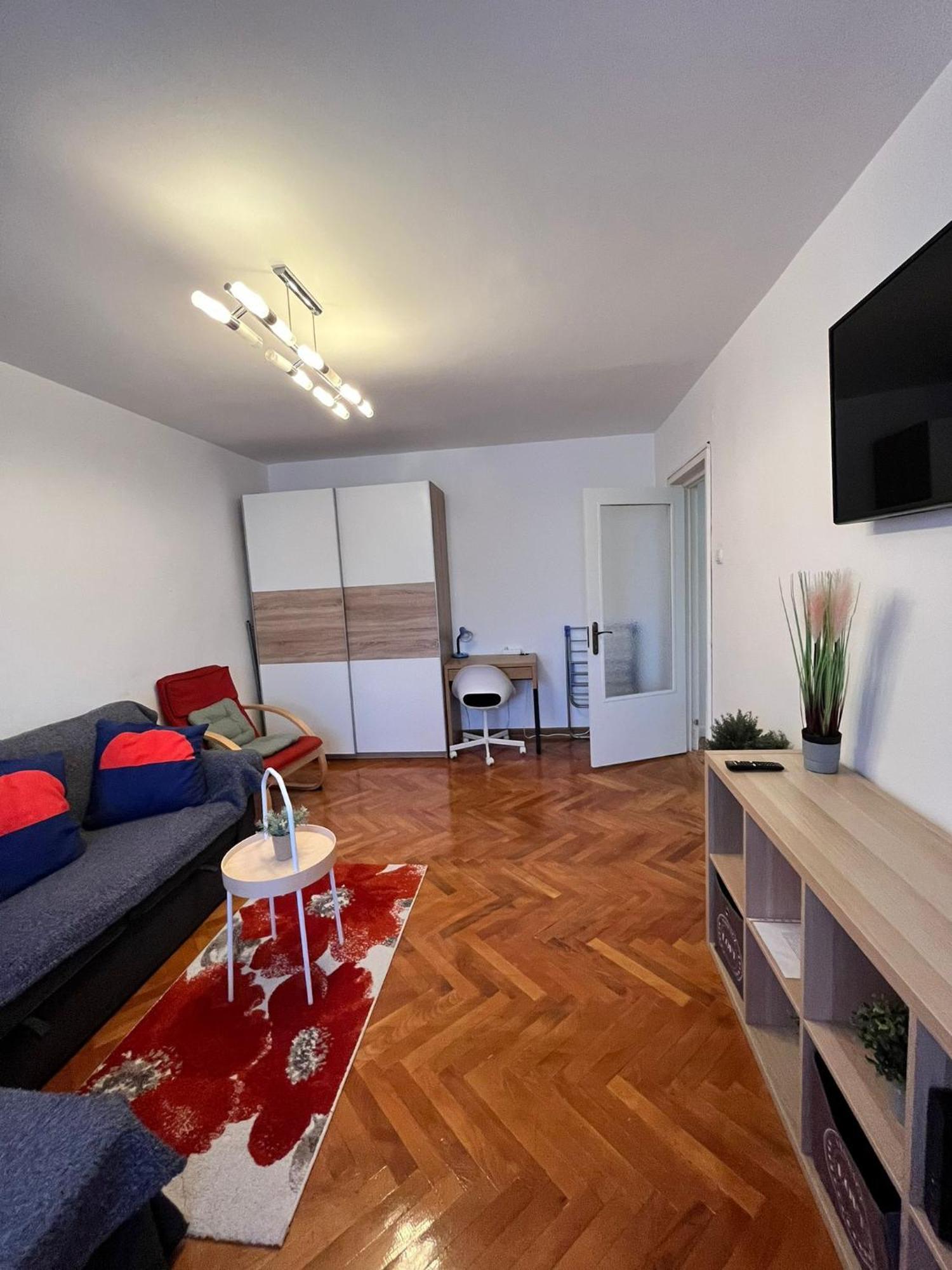 Picadilly Apartment Ploieşti Eksteriør billede
