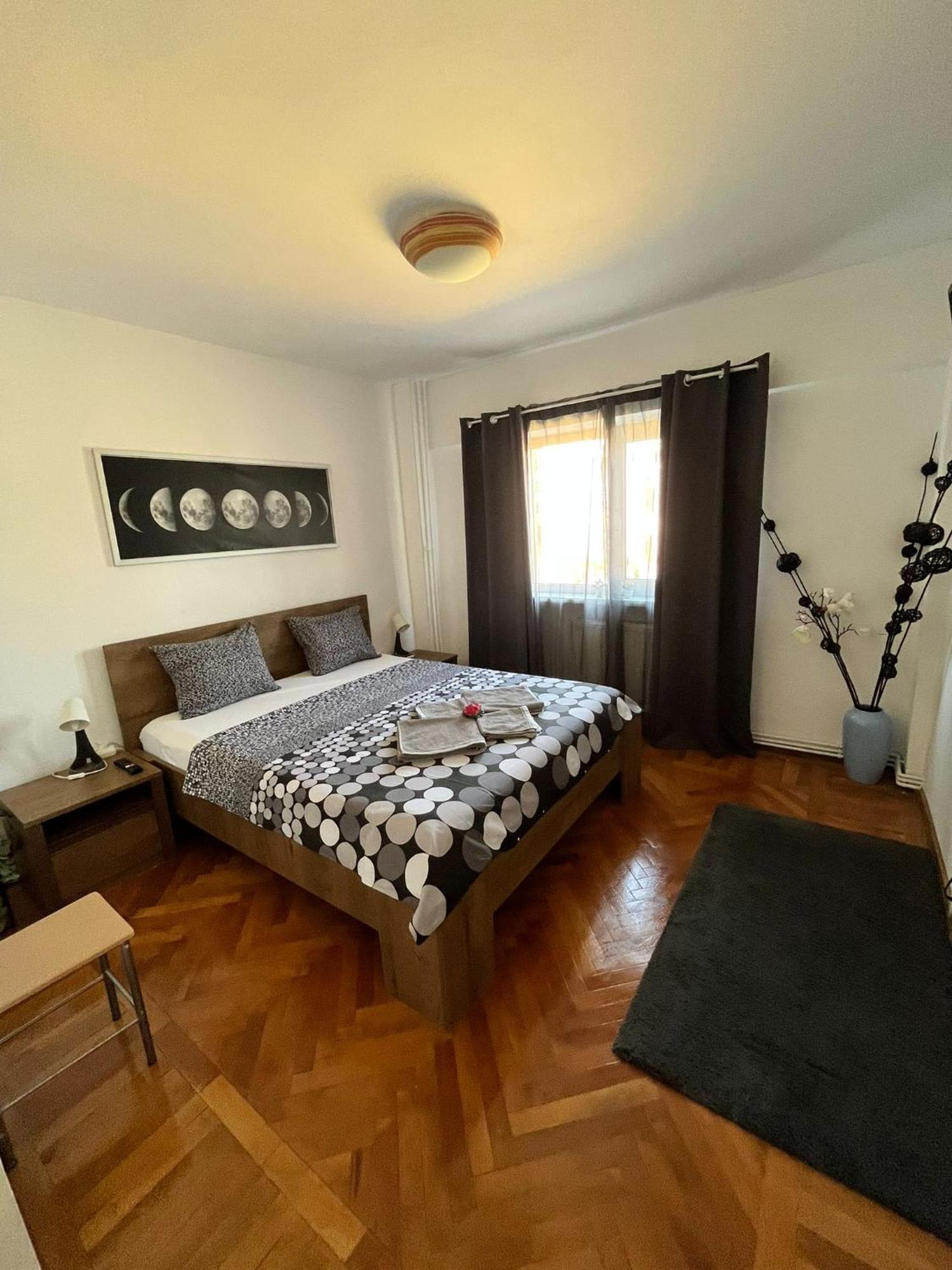 Picadilly Apartment Ploieşti Eksteriør billede